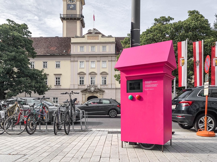 Das afo-Mobil in Linz vor dem Landhaus