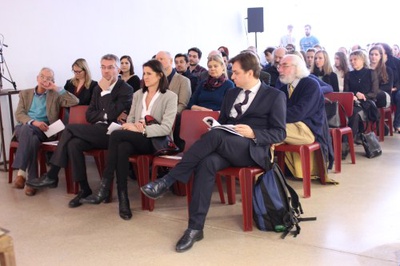 TOUCH DOWN: Wie Flughäfen unsere Städte prägen, 04.03.2016