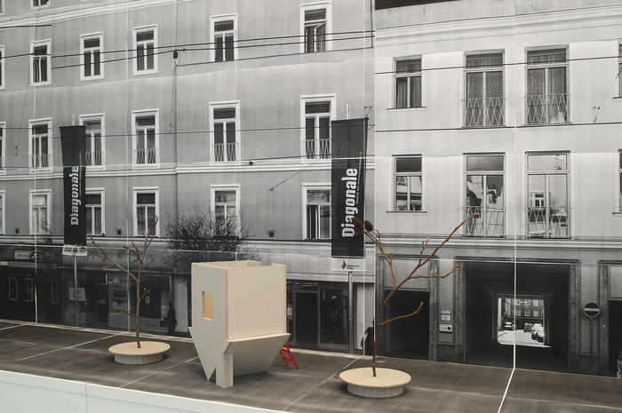 Hausnummer 180
