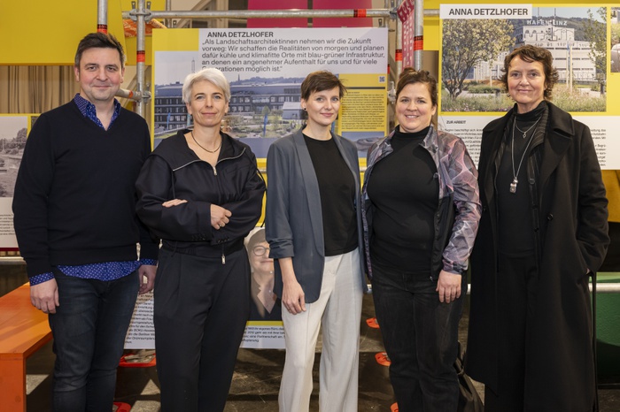 Wojciech Czaja (Kurator FBS), Katharina Cibulka (Künstlerin), Christina Kragl (afo), Veronika Platz (Kuratorin & Produktionsleitung afo), Sabine Pollak, Kunstuniversität Linz