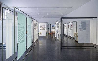 Suburbia: Gebaute Träume. Zukunft Einfamilienhaus, eine Ausstellung des Architekturzentrum Wien im afo