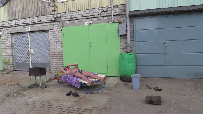 GARAZAS / GARAGES (LV 2016); Regie: Katrina Neiburga