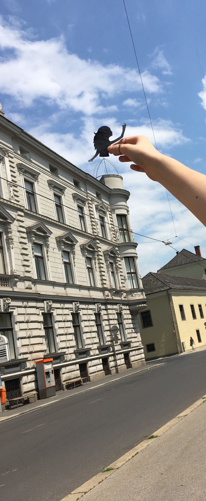 KLEINE BILDER GANZ GROSS IN DER STADT - MINIMAX ART.