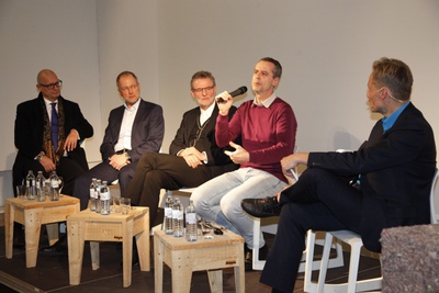 Offene Planungswerktstatt Kooperatives Verfahren Linz-Ebelsberg - vlnr: Christoph Langhof (ExpertInnenteam), Gunter Amesberger (Stadt Linz), Wolfgang Schön (WAG), Bernd Vlay (PlanerInnenteam), Andreas Kleboth (Moderation)