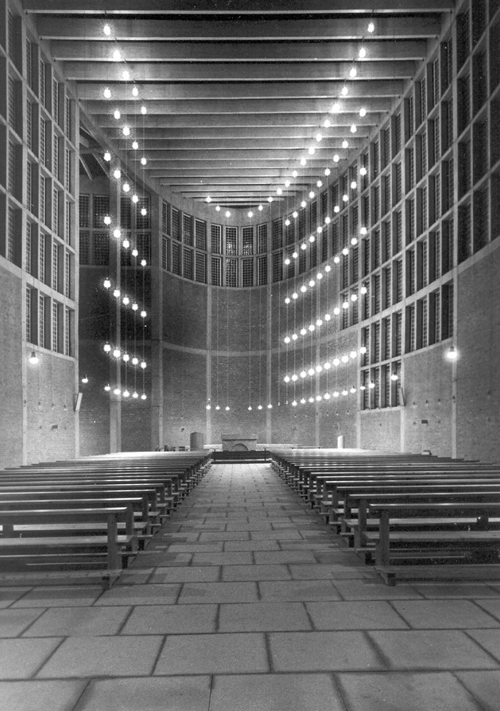 Rudolf Schwarz, Pfarrzentrum St. Theresia, Linz-Keferfeld, Innenraum der Kirche