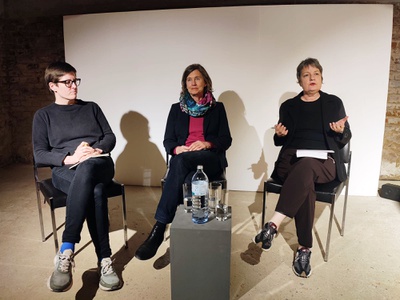 Antonia Forster, Sabina Riß (Autorin), Christiane Feuerstein (Moderation)