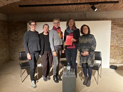 Antonia Forster (Symposium Frauen + Wohnen), Christiane Feuerstein (Moderation), Ursula Spannberger (Architektin), Sabina Riß (Autorin), Christa Lepschi (Architektin)