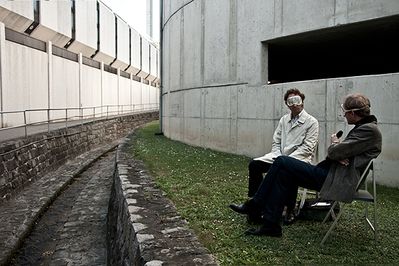„Blind Talk“, während des Spaziergangs „Spazieren vor Ort“ in Krems, 2010